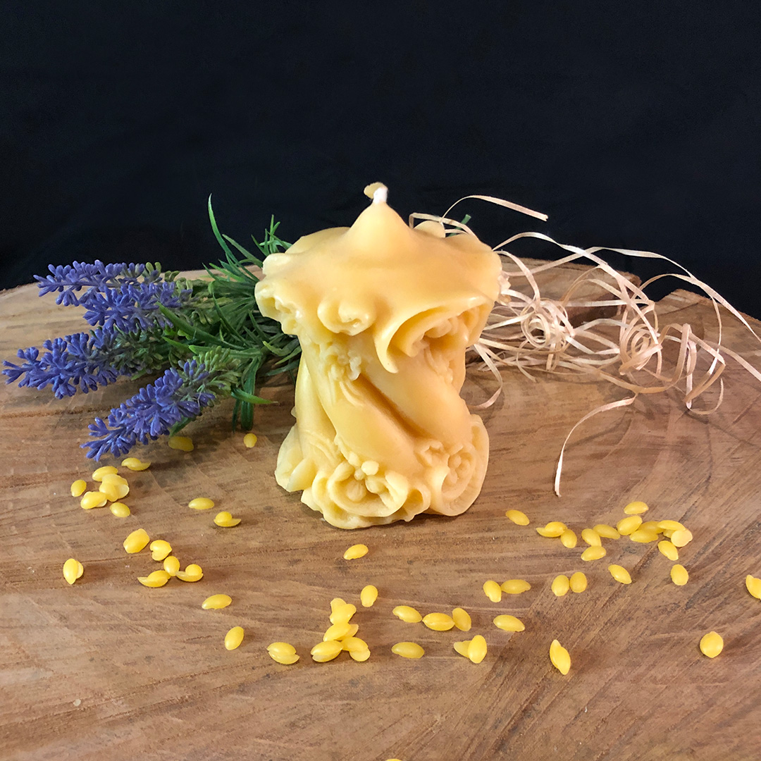 Bienenwachskerze Stumpfkerze mit Blumen "Renate"